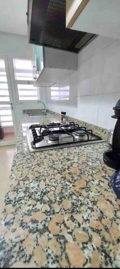 Moderne Appartement Met Tuin Танжер Екстериор снимка